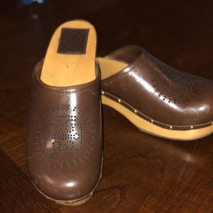 Tory Burch clogs